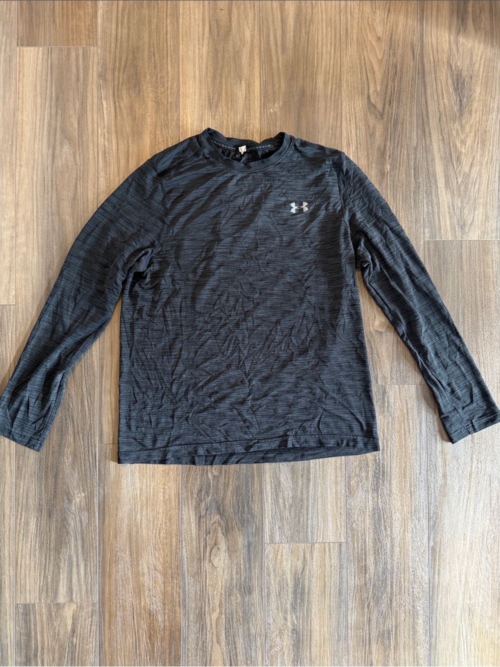 Under Armour Men’s Long Sleeve Black Performance Tee